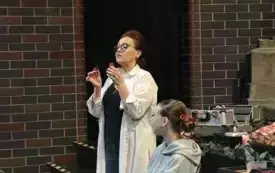 Grupa &bdquo;Antrakt&rdquo; w Teatrze Nowym i na pokazie charakteryzacji 6