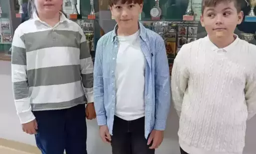 Zdjęcie do Czwartoklasiści na konkursie w Ostrorogu